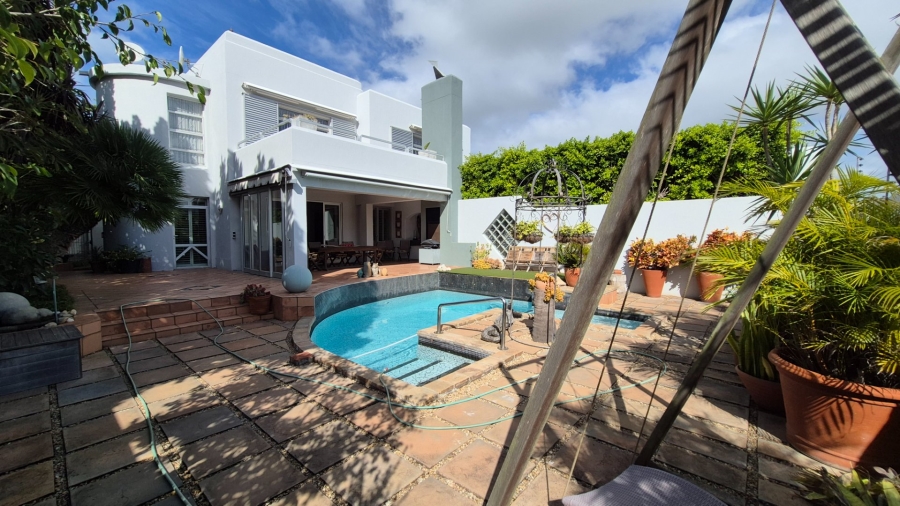 4 Bedroom Property for Sale in Summerstrand Eastern Cape